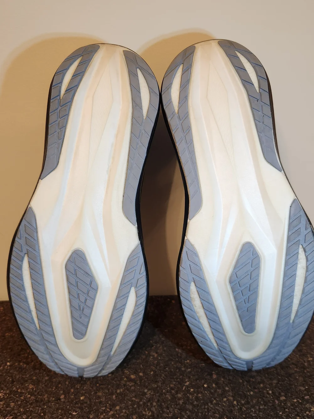 Asics megablast running
